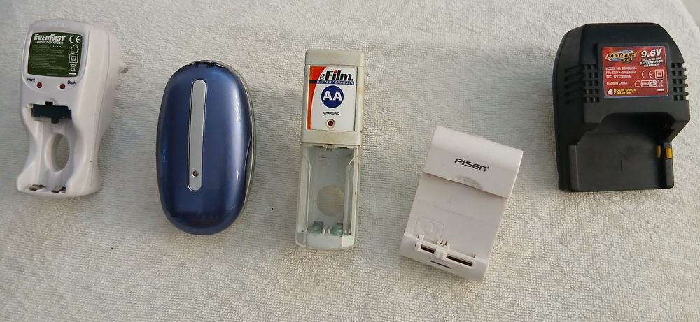 Carregadores de Pilhas vários valor cada