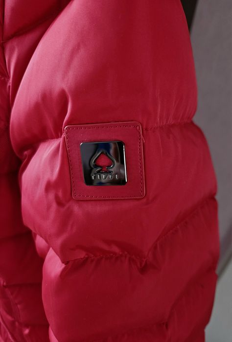 Czerwona kurtka puchowa Tiffi XS futerko jenot płaszcz puchowy