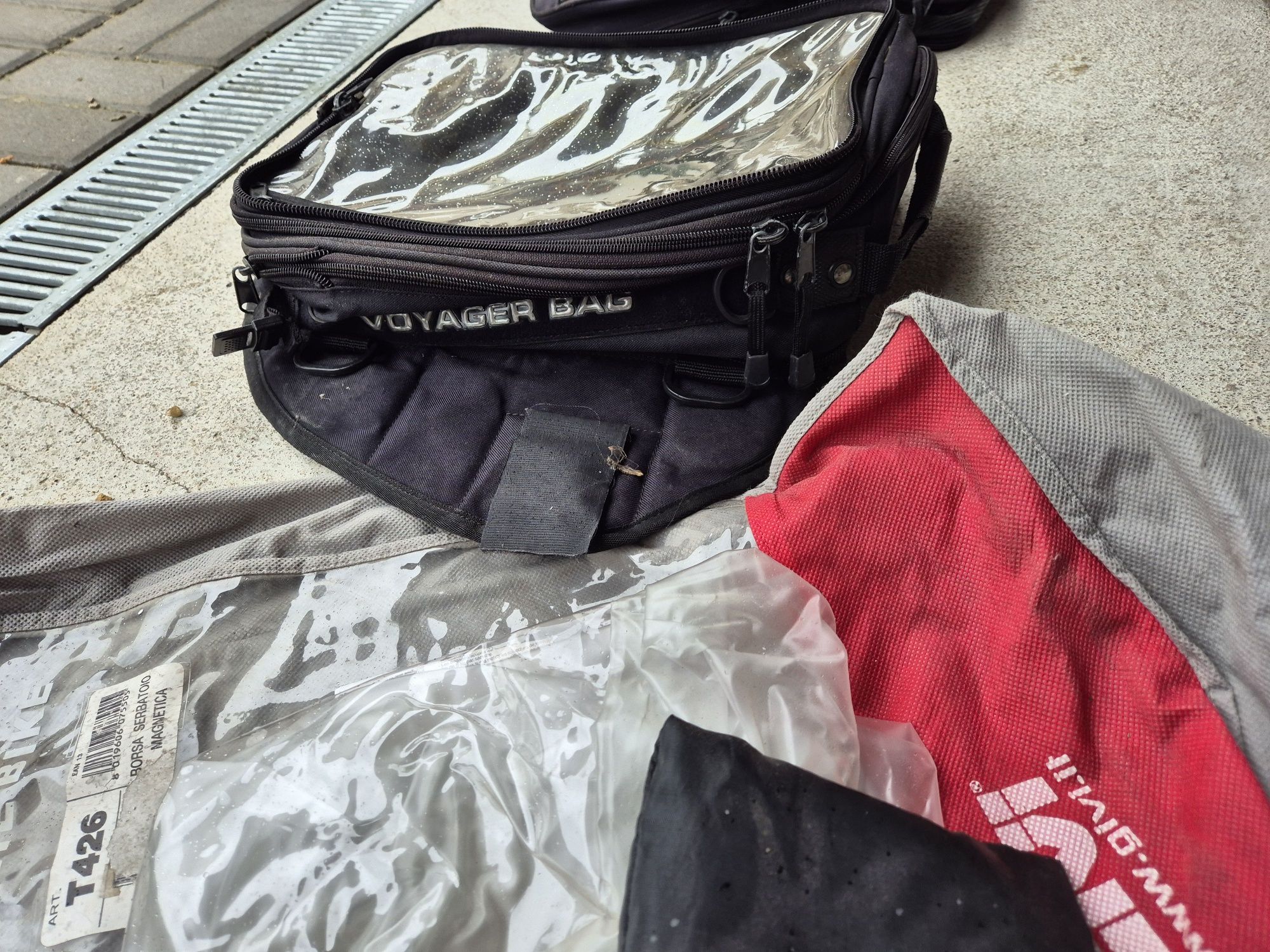 Torba na bak magnetyczna Givi Voyager Bag tank pad