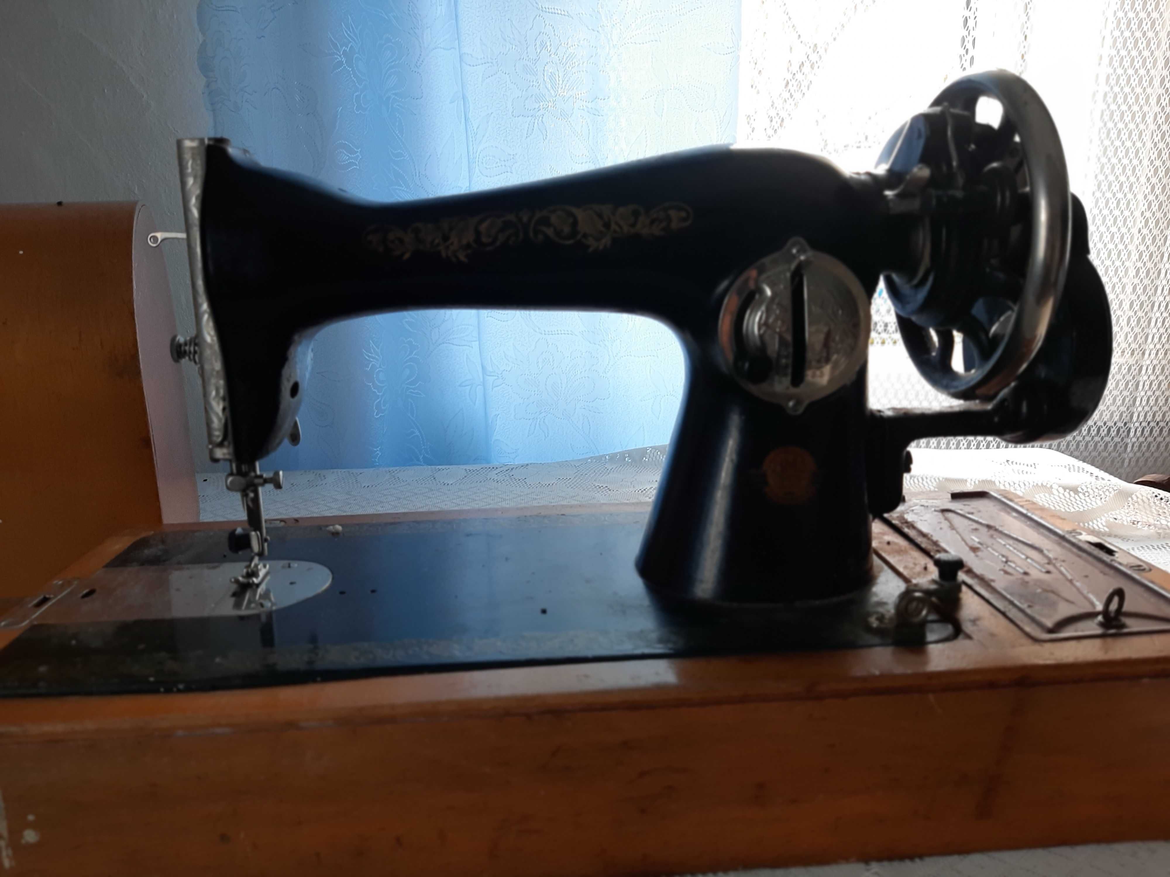 Ручна швейна машинка