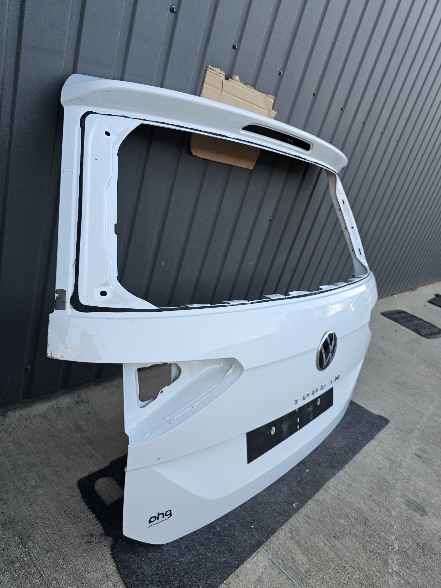 Ляда Крышка багажника Кляпа VW Touran 5TA827445 Тоуран 2019 2021