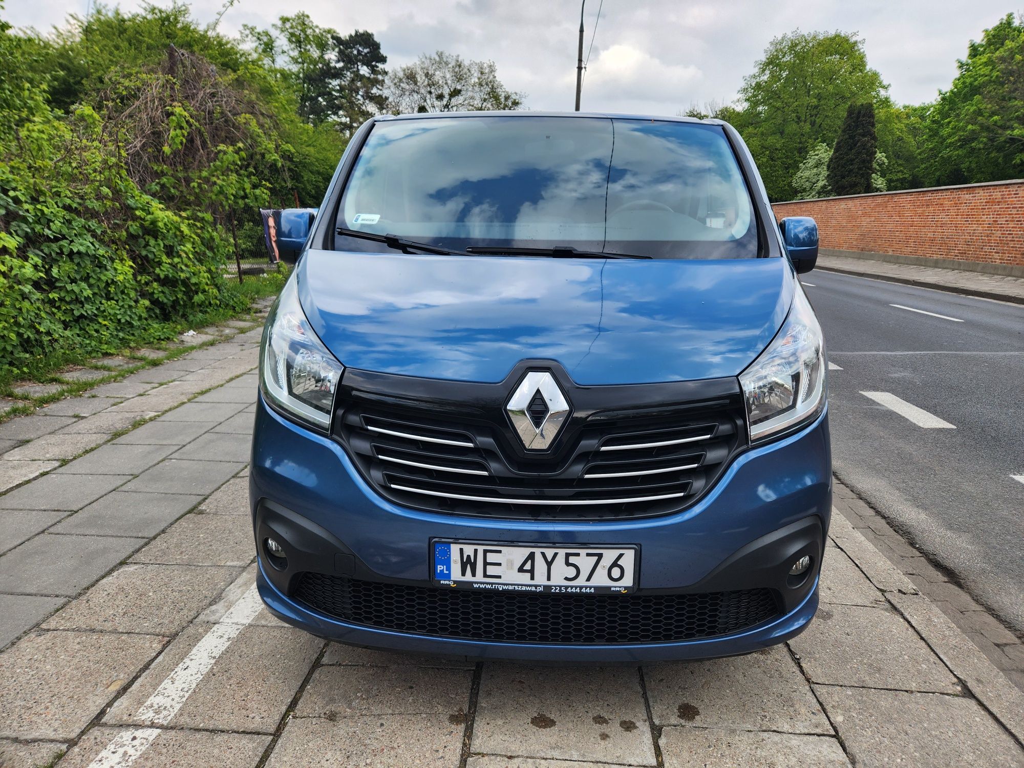 Renault Traffic 9 osobowy long faktura VAT