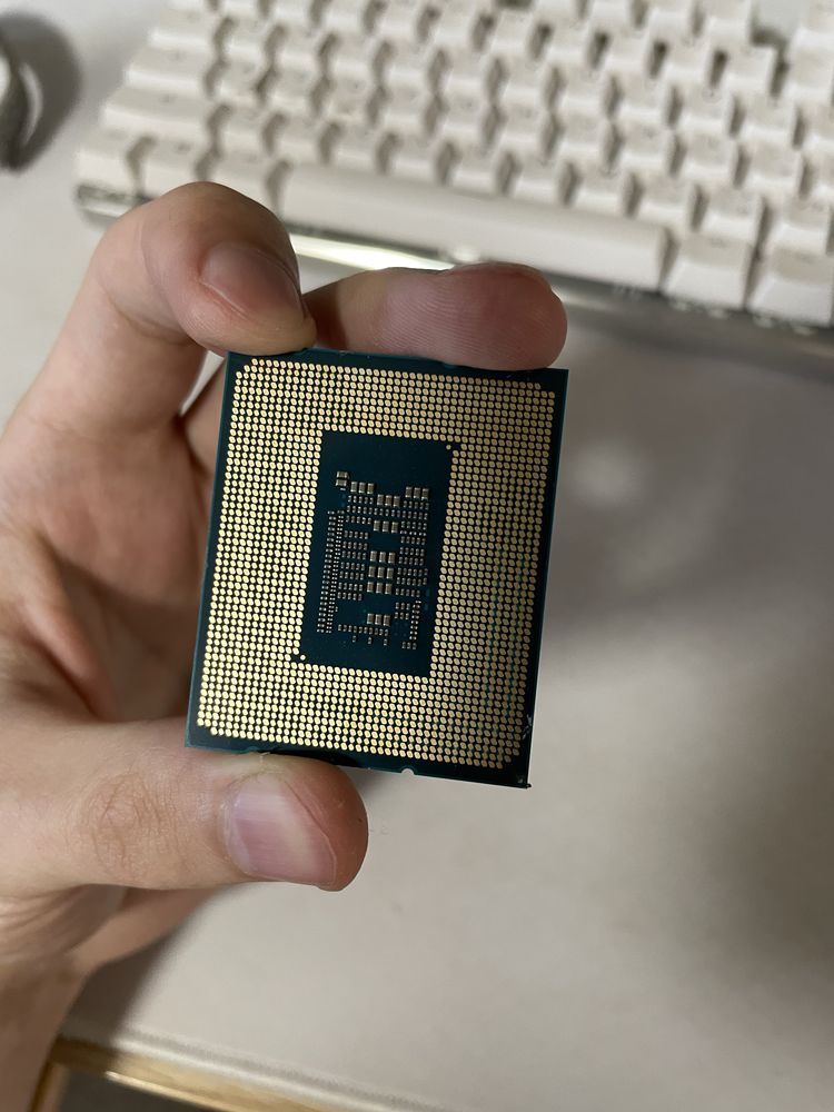Процессор Intel i5-12400f