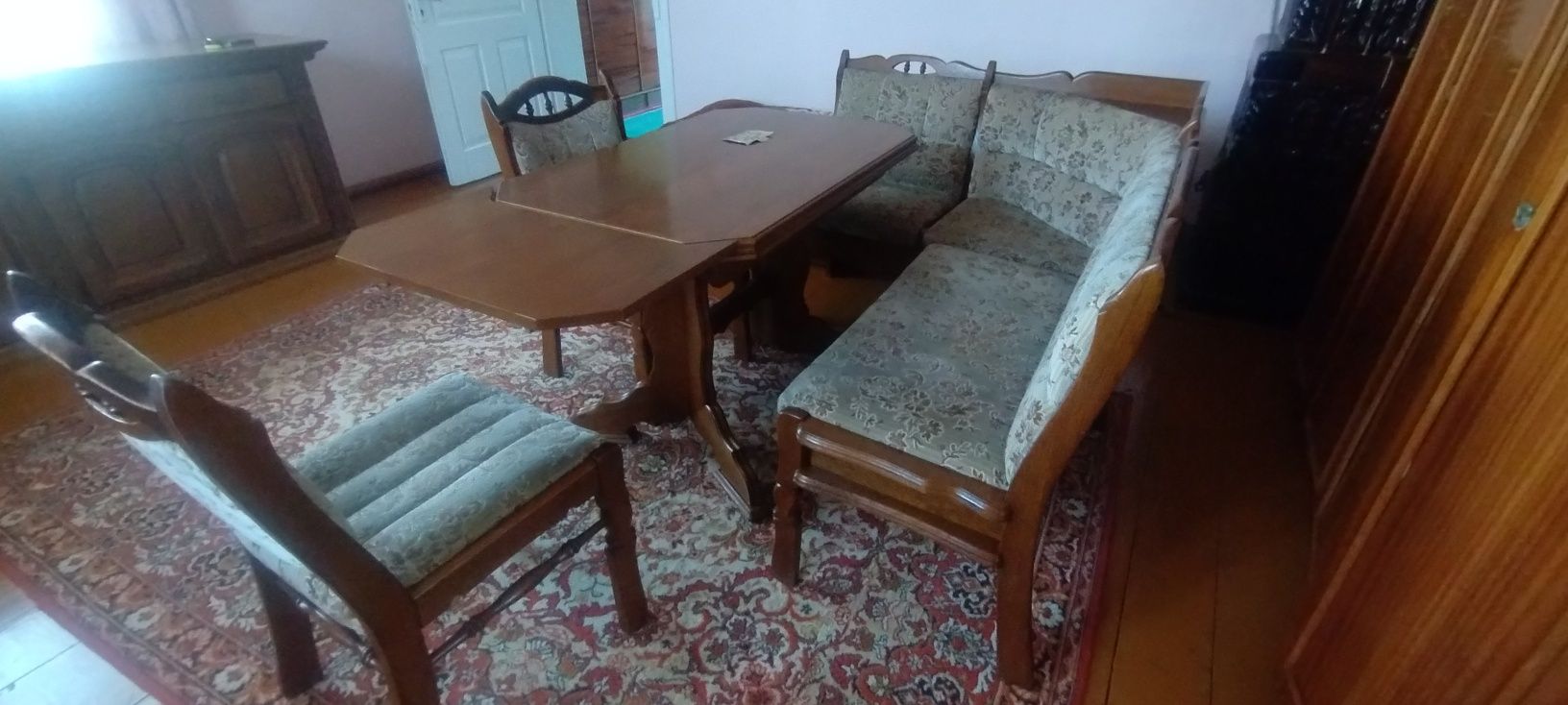 Продам Кутовий набір на кухню,стіл+2 крісла з Німеччини