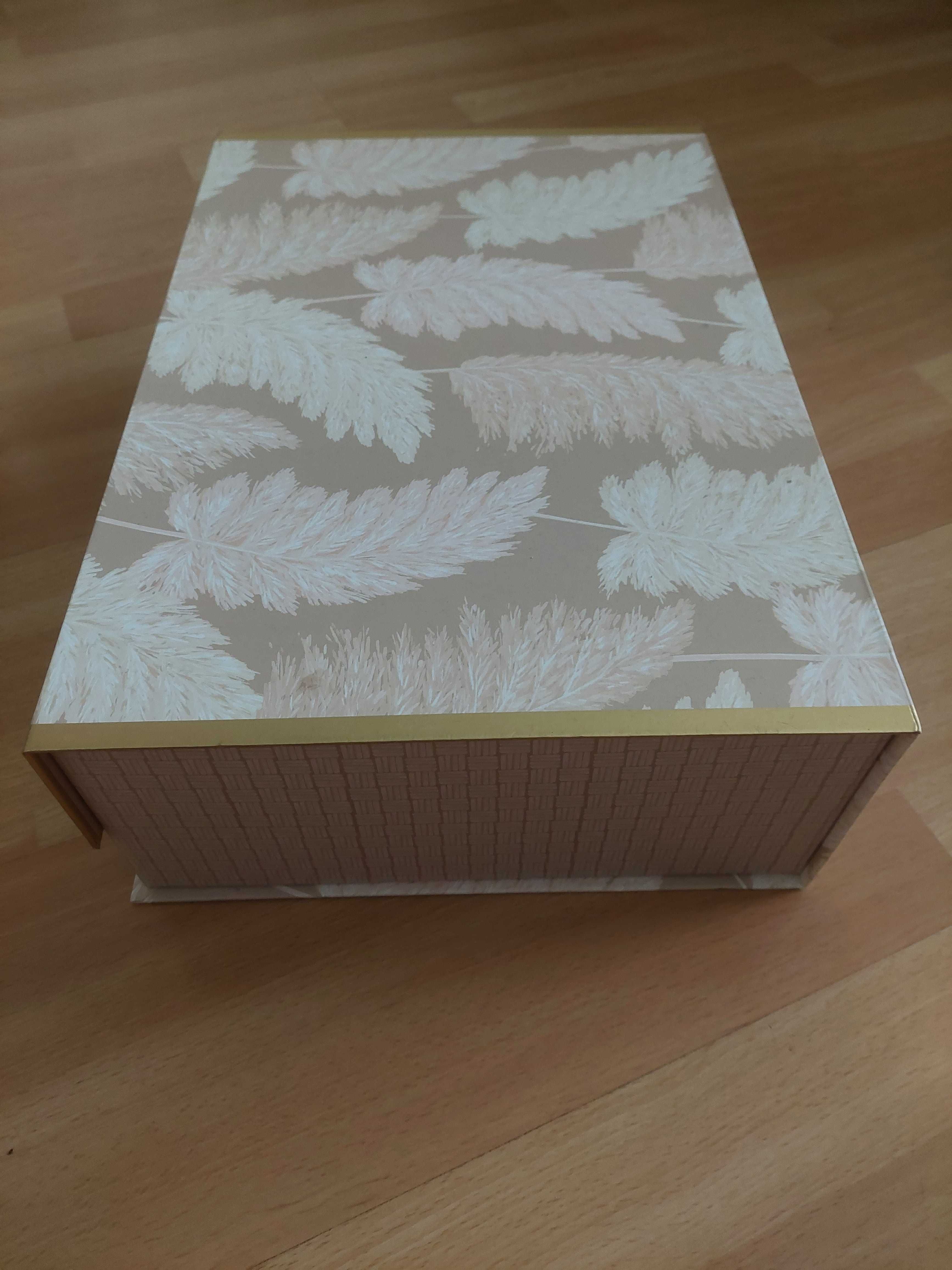 Piękne pudełko ozdobne na prezent 43x29x13cm z magnesem