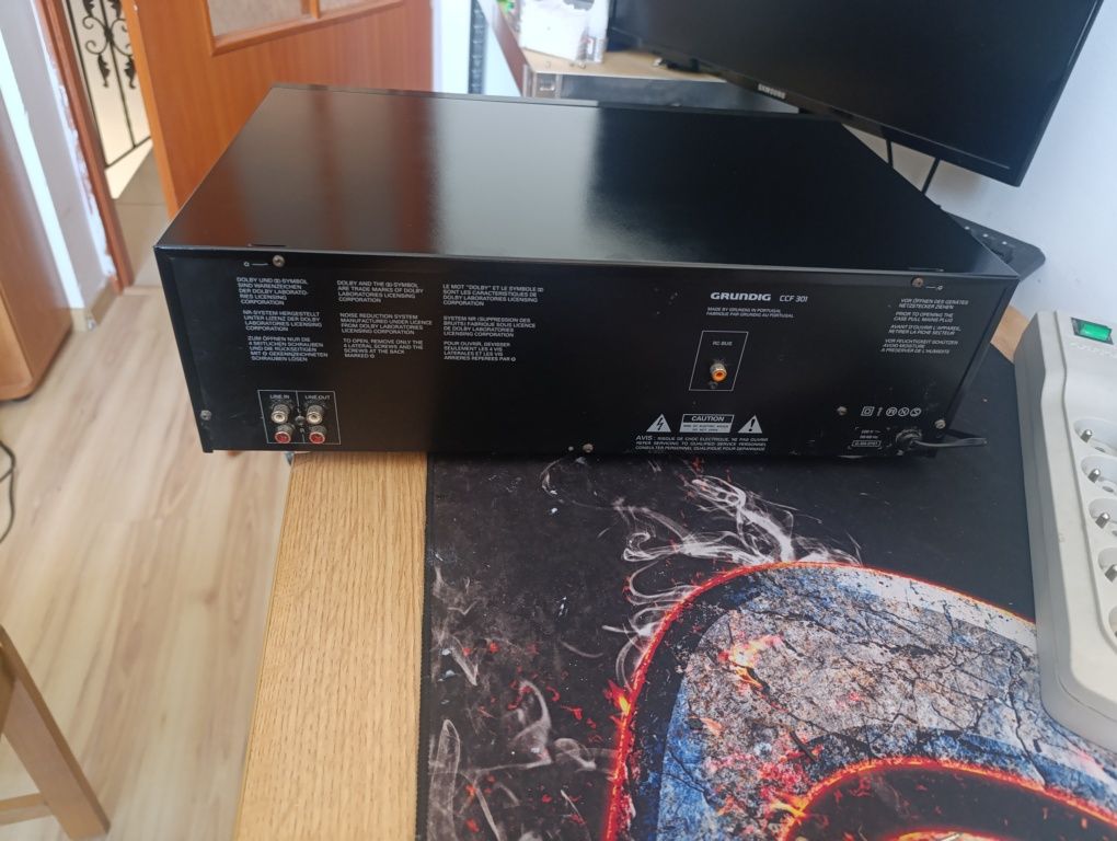 Magnetofon Grundig CCF 301