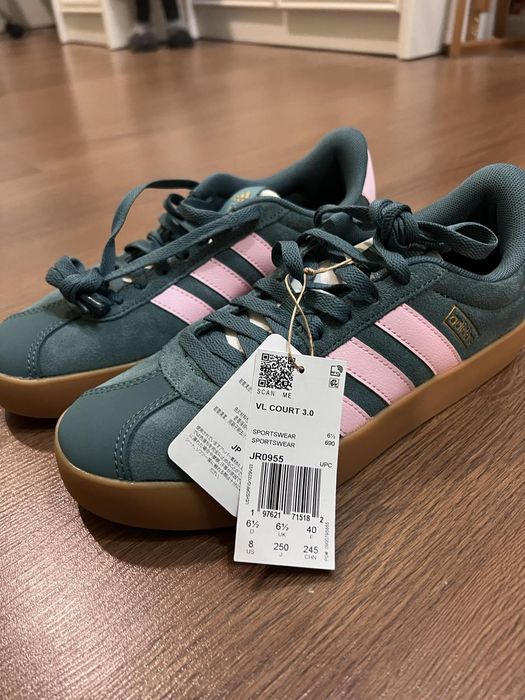 Кросівки Adidas нові