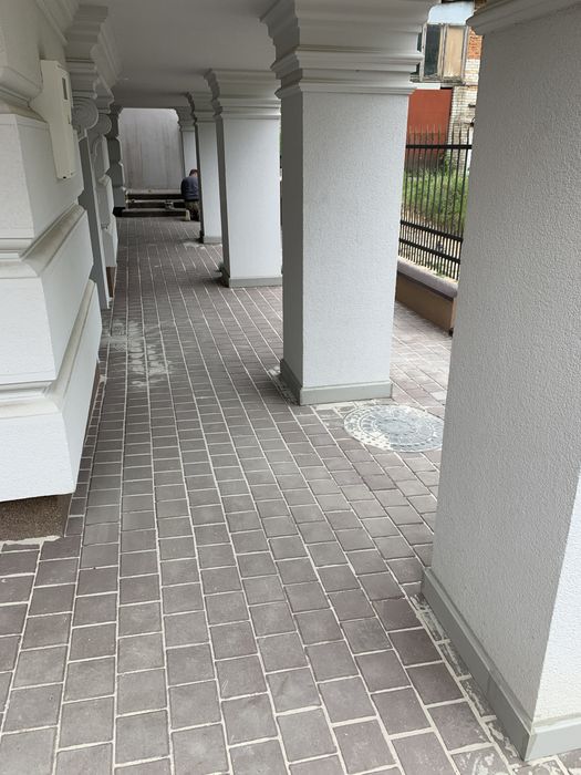 Послуги повязані з укладанням бруківки