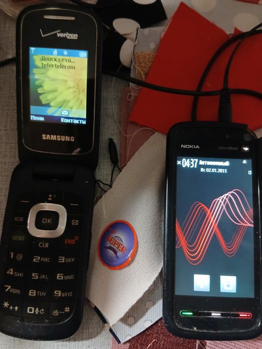 Продам старенькие телефоны