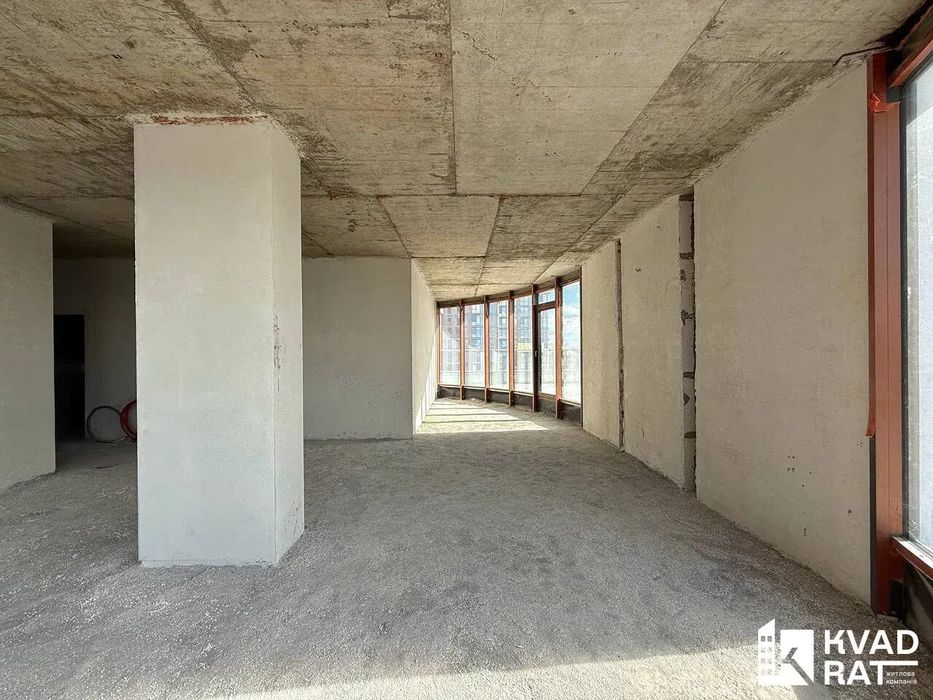 Продаж елітного пентхаусу  у першій лінії біля міського озера!!!