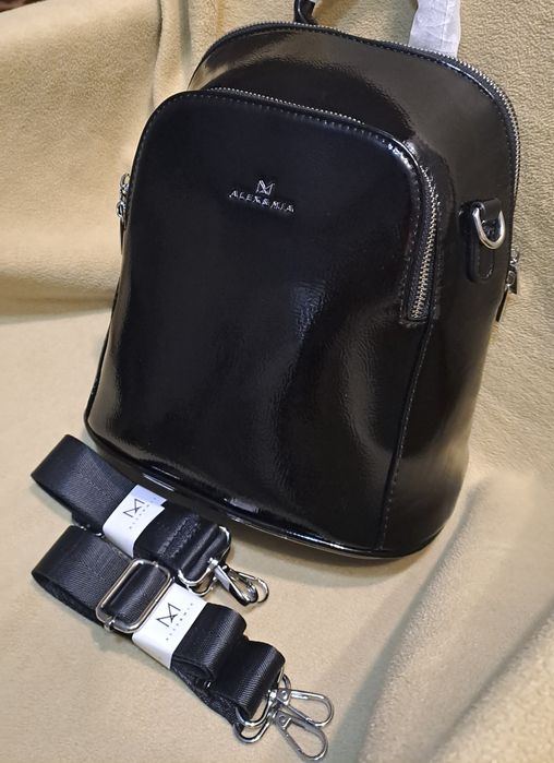 Стильний лаковий рюкзак