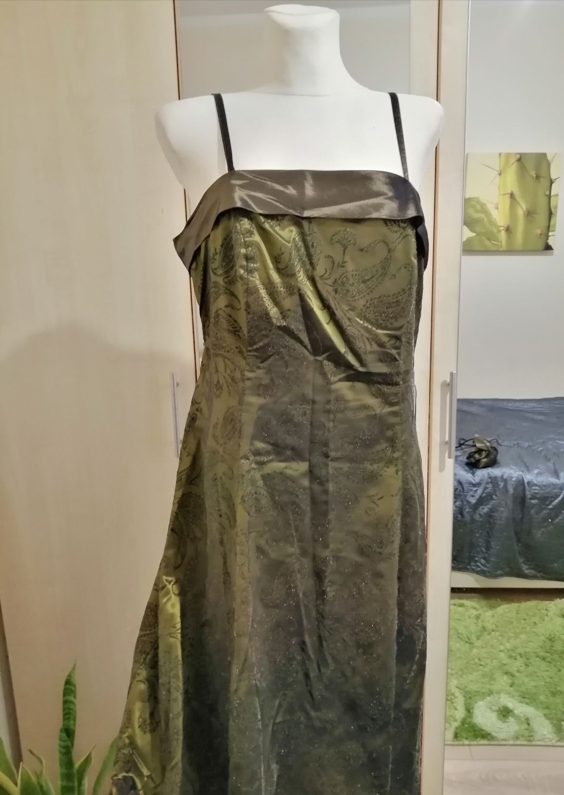 Wieczorowa sukienka khaki/ L