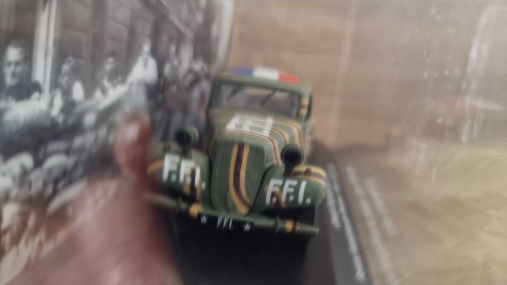 Miniatura Citroen Traction Avant 11 BL 1:43
