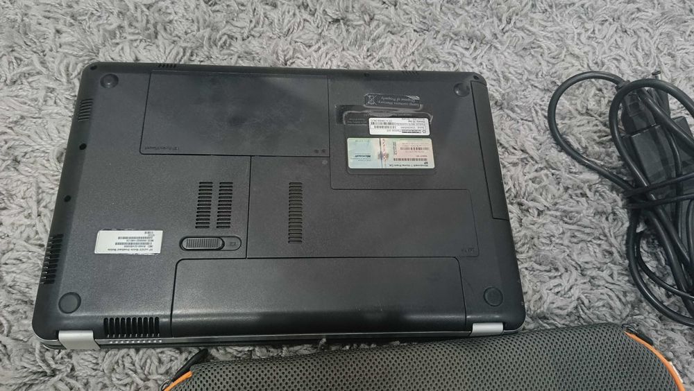 laptop HP Pavilion dv5 + zasilacz + etui, intel i3