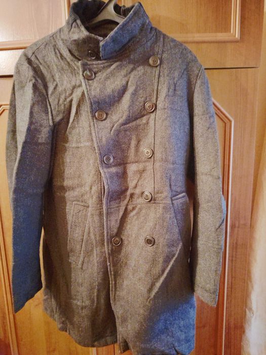 Тепле пальто для хлопця (на вік від 15 років).