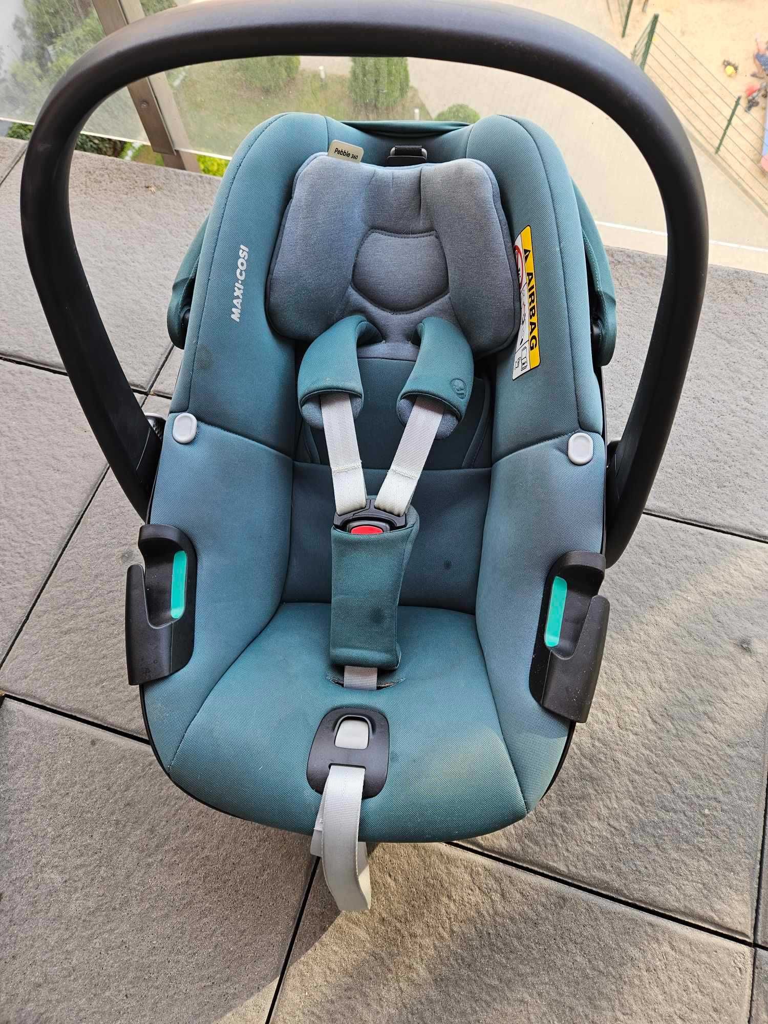 Maxi Cosi Pebble 360 + FamilyFix 360