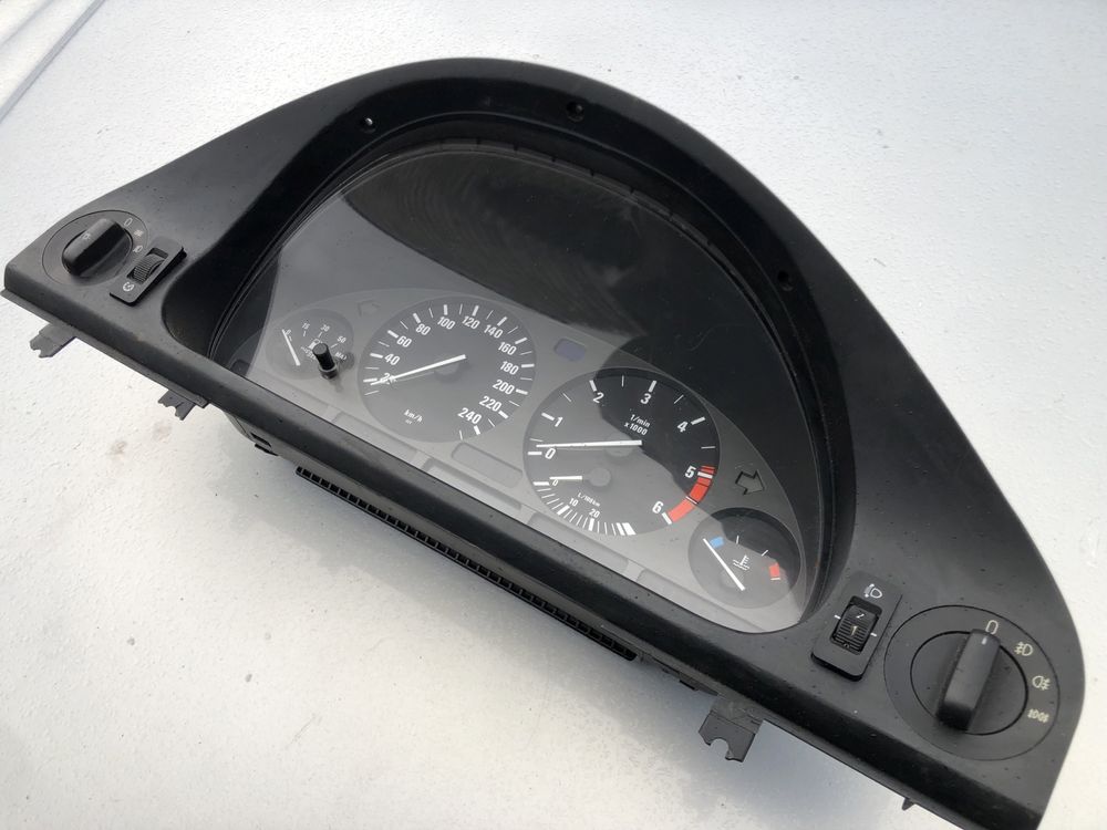 Панель приборів спідометр BMW E39 525