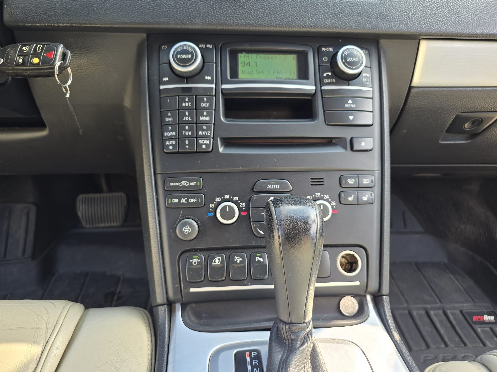 Xc90 polski salon