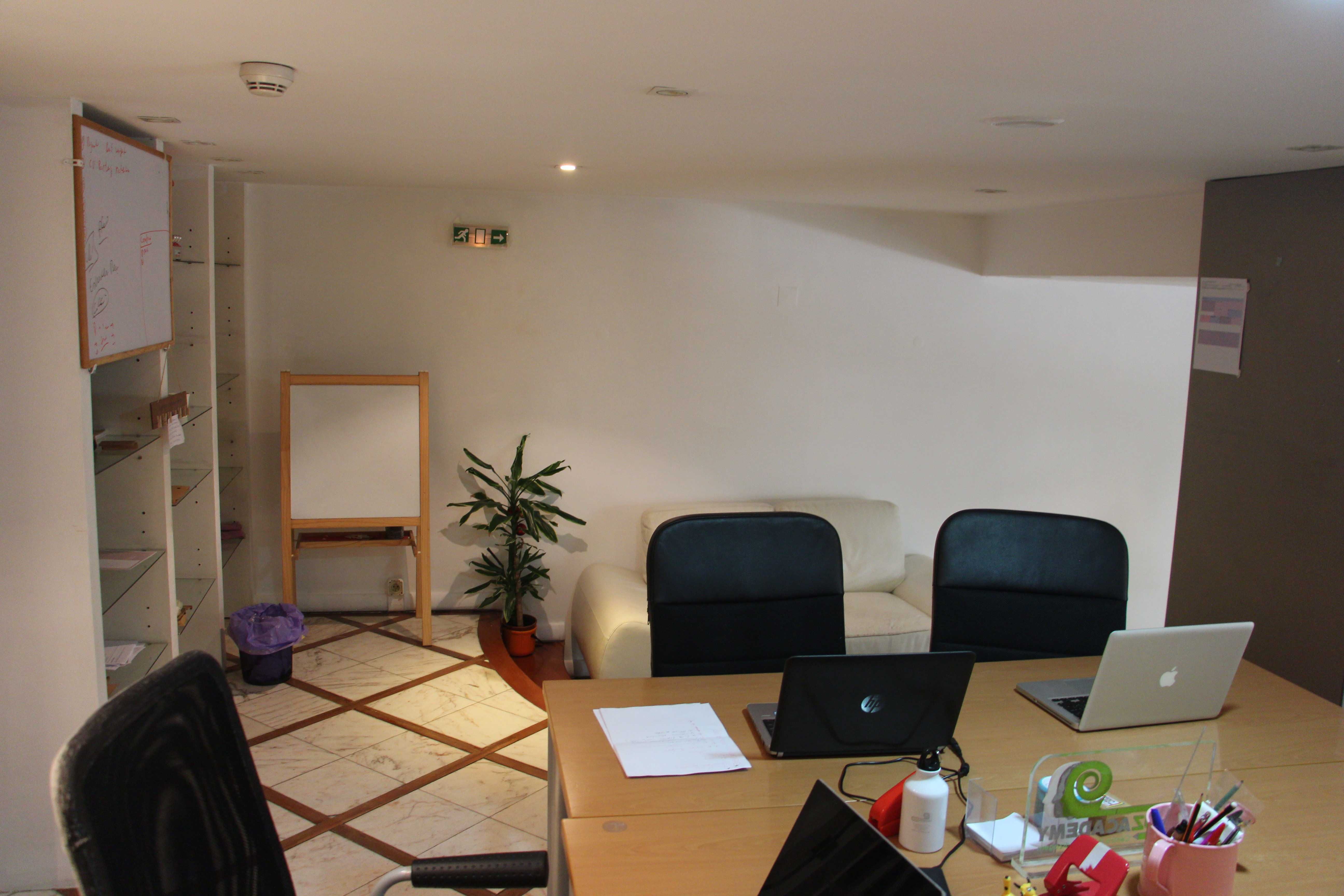 Aluguer de Espaço de coworking na Avenida Joao XXI Lisboa