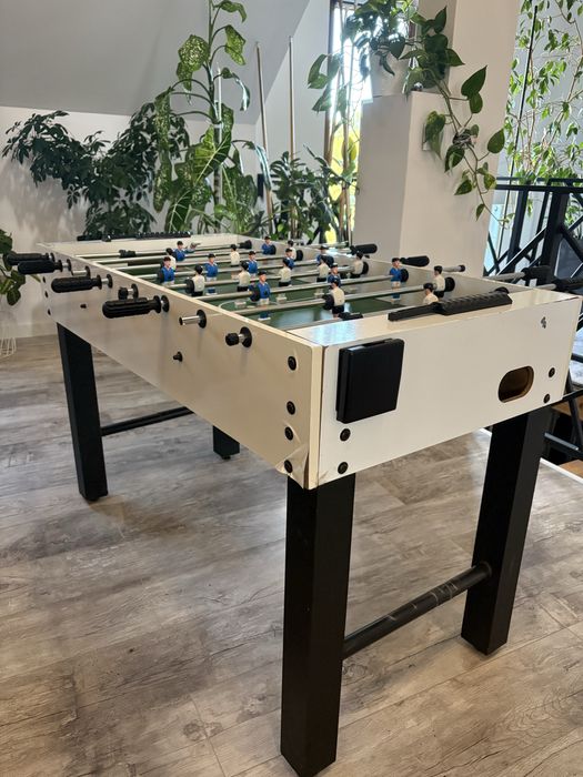 Stół z piłkarzykami (piłkarzyki)