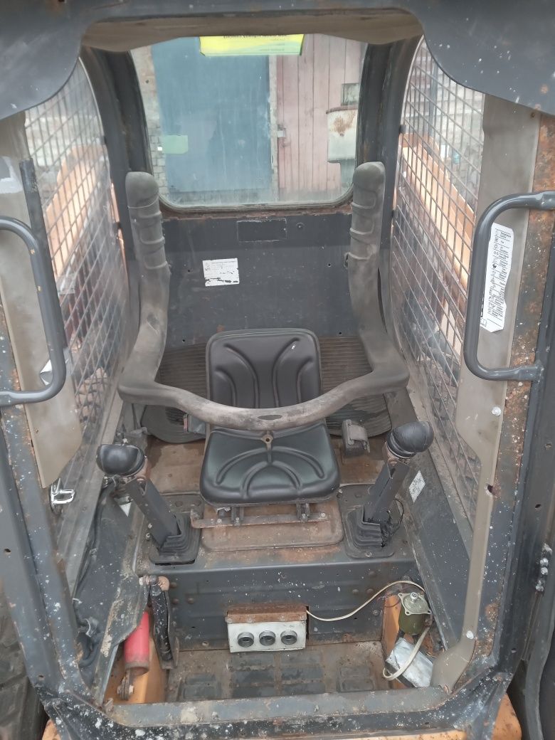 Мінінавантажувач babcat case sr130