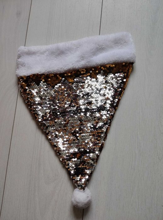 Новорічна шапочка з паєтками блискітками