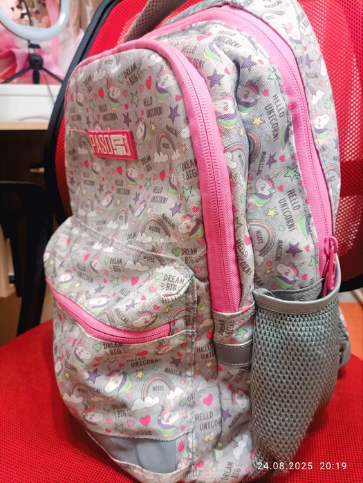 Рюкзак портфель шкільний для дівчинки.