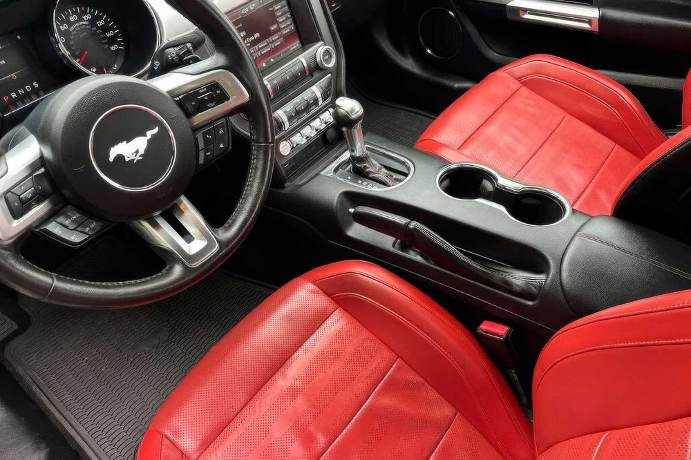 Ford Mustang GT Premium Coupe      2015