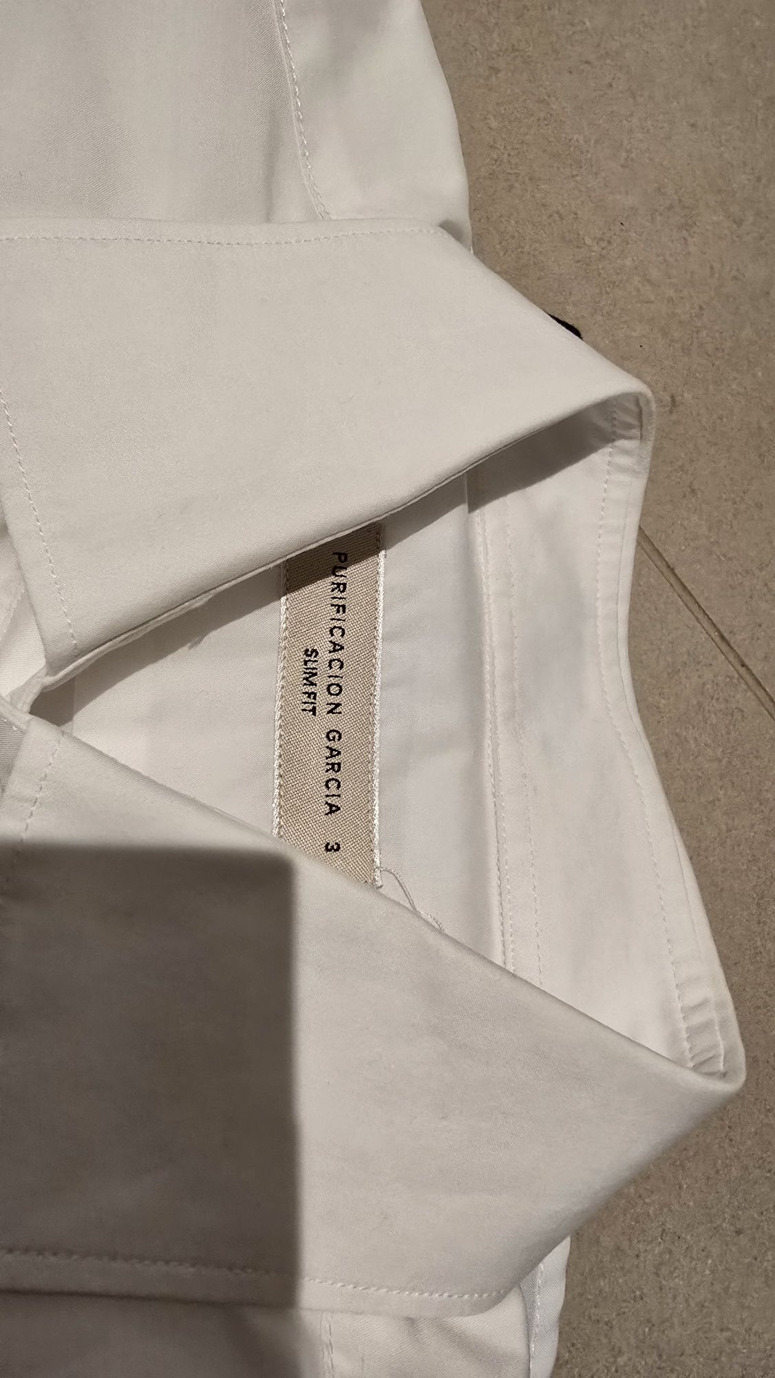 17 pares de calças + 13 camisas + 2 polos + 2 calções como novos