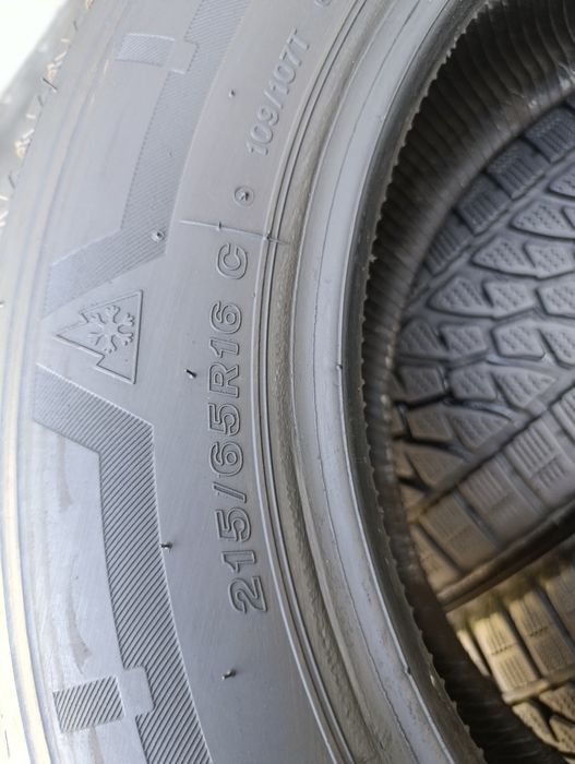 Продам комплект шин зима 215/65-16C Bridgestone Blizzak