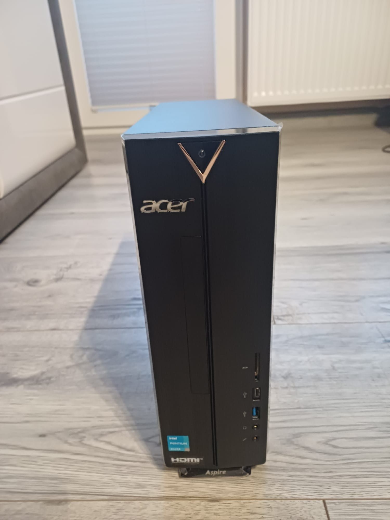 Komputer wraz z monitorem