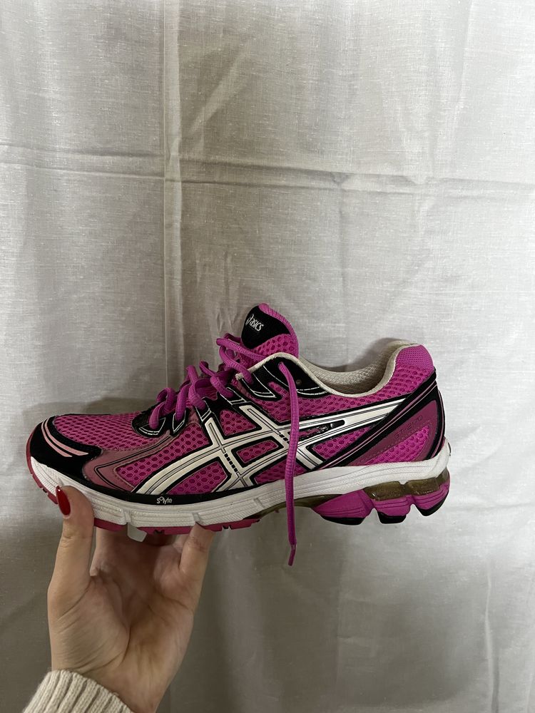 Кроссовки Asics