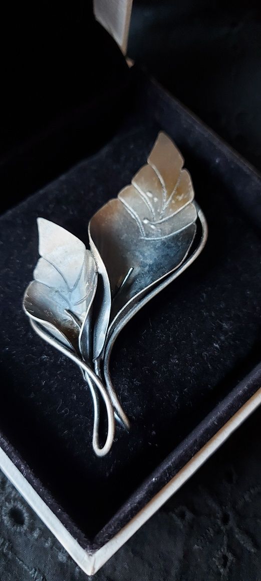 Stara broszka duża  srebro liście