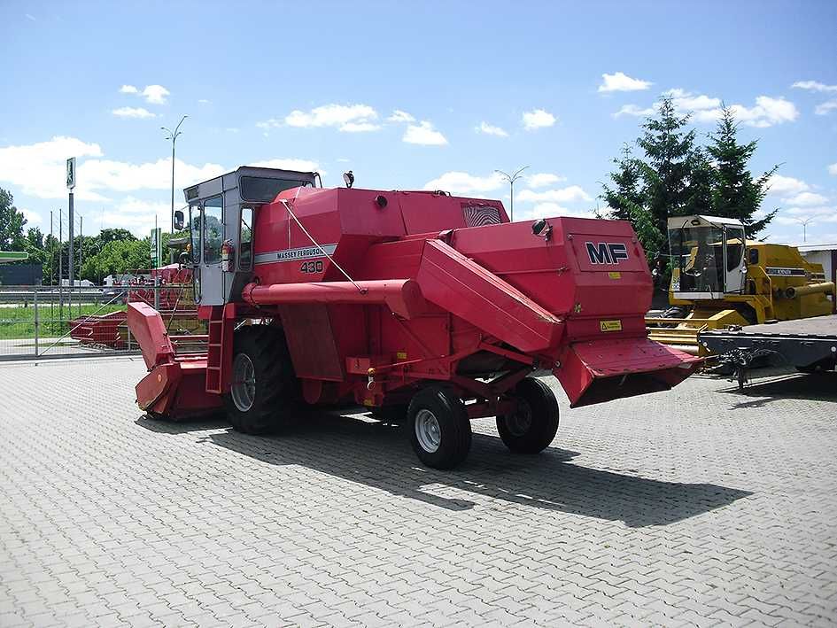 Зерноуборочный комбайн Massey Ferguson 430
