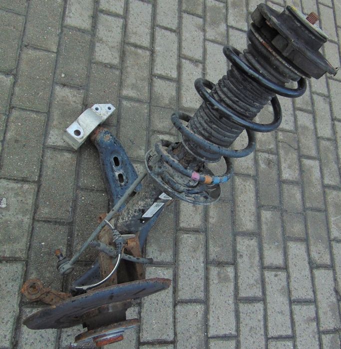 ZWROTNICA MCPERSON PRAWY PRZÓD PRZEDNI SKODA OCTAVIA 2 II LIFT 2.0TDI EU