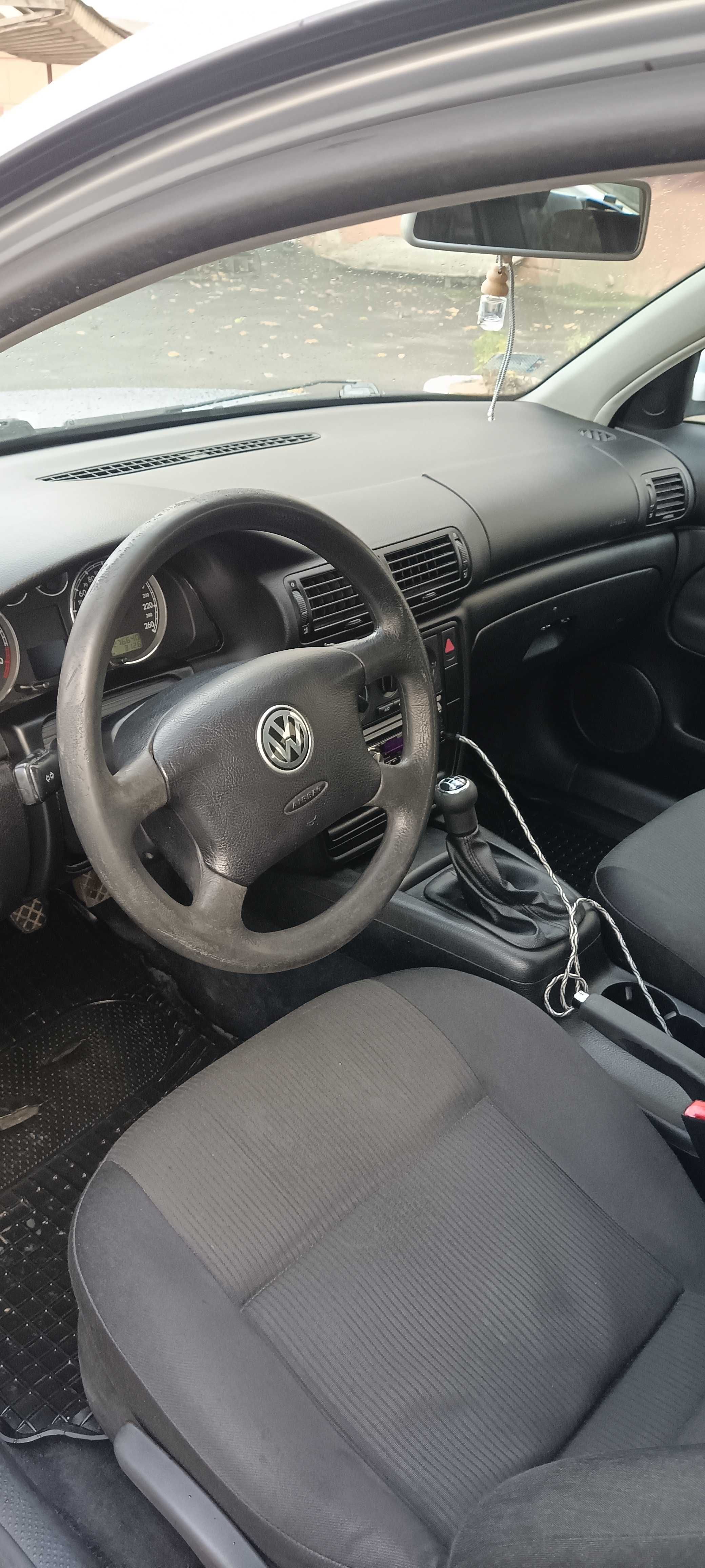 VW Volkswagen Passat B5+