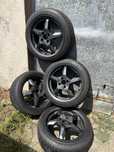 Sprzedam oryginalne Felgi R16 + nowe opony