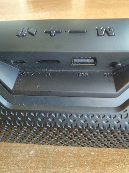Głośnik bluetooth przenośny z radiem