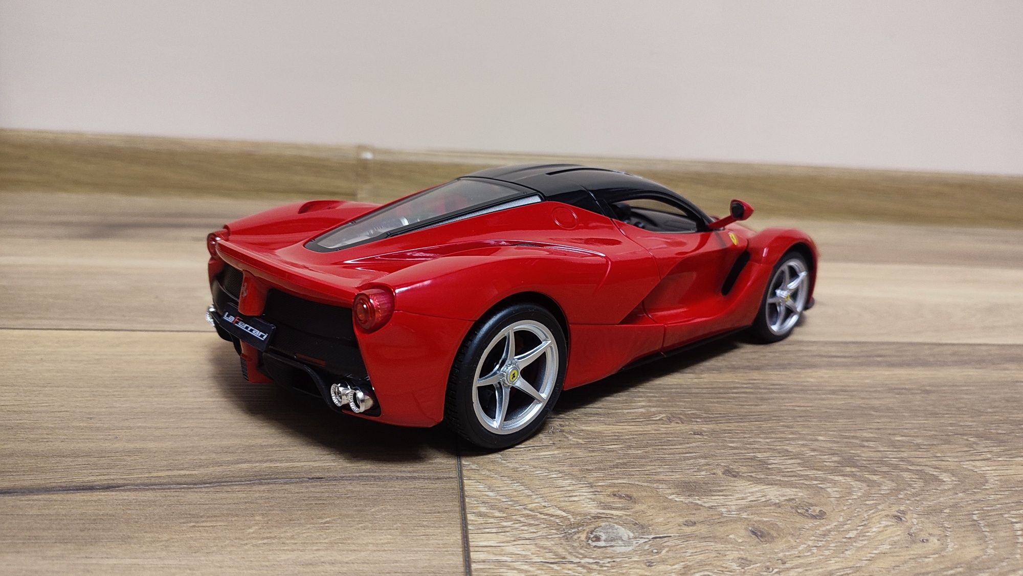 Autko Rastar ferrari LaFerrari  1/14 zdalnie sterowany RC