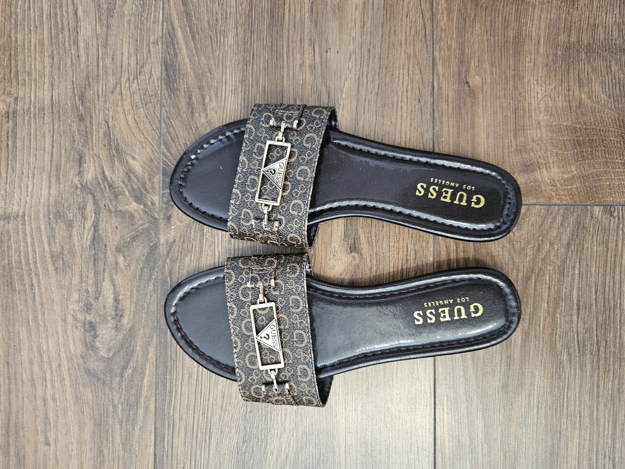 Слайдери Guess, шльопанці нові