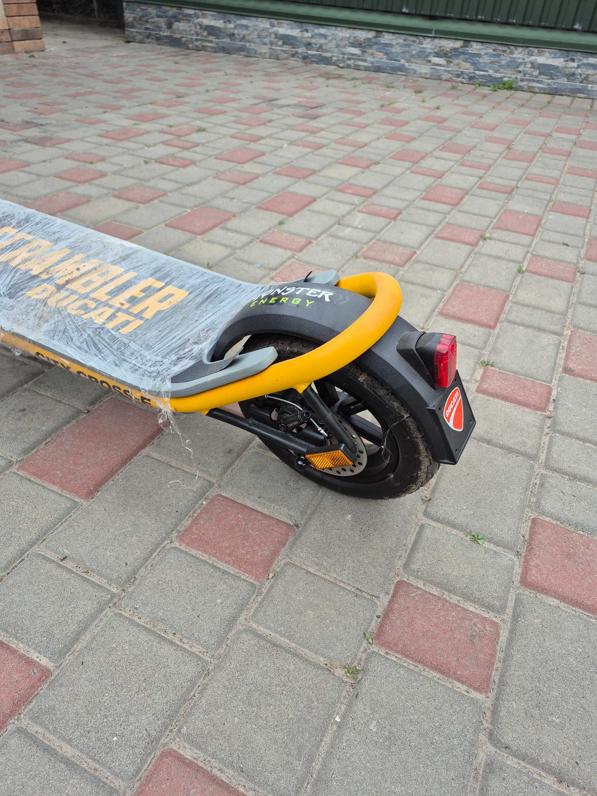 електросамокат Scrambler Ducati City Cross-E Street Edition