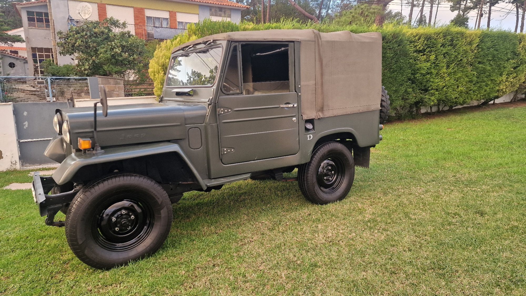 Mitsubishi J25L - de colecção particular