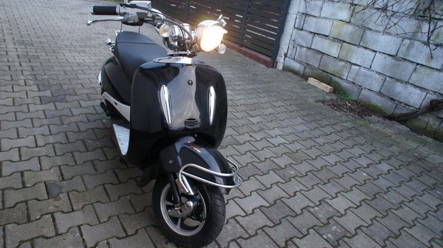 Skuter retro  vespa 125  . Raty . Transport niski przebieg