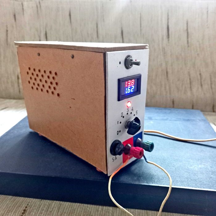 Зарядное трансформаторное 6A/ 12 -19,8V 6A с индикацией V и А.