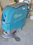Szorowarka Tennant T300e uszkodzona