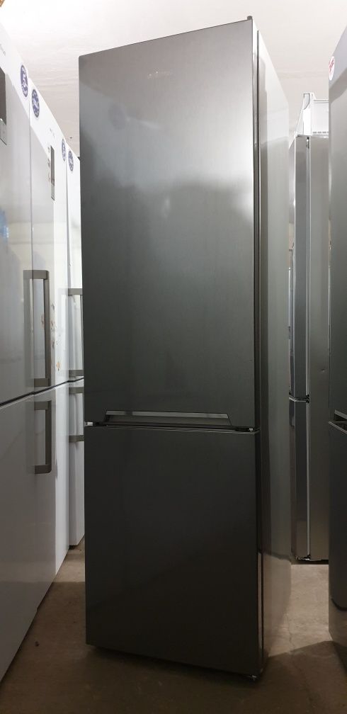 Холодильник VESTFROST CNF289X
