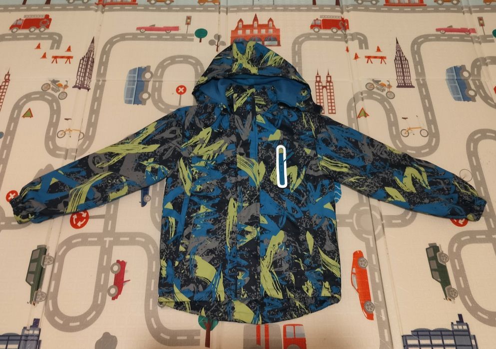 Демісезонна куртка на хлопчика 8-10 років