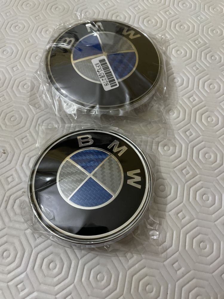 Símbolos para BMW 82mm frente + 74mm traseira Carbono