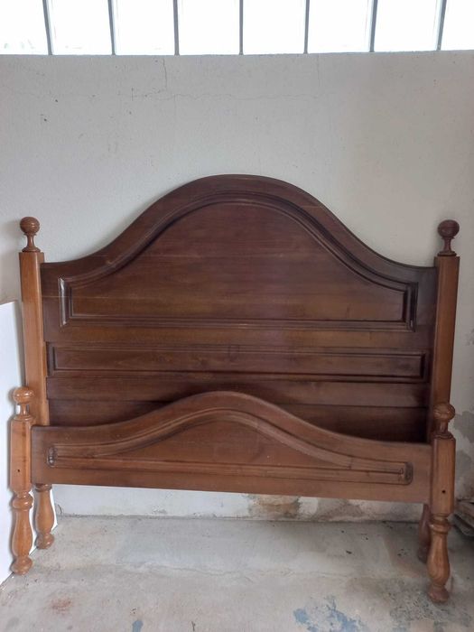 Cama casal vintage madeira maciça