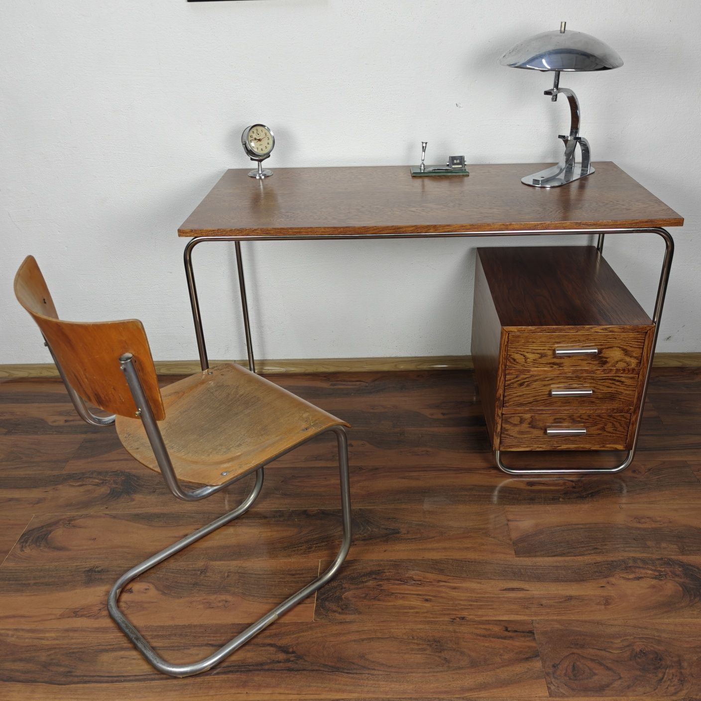 BIURKO Chrom Dąb ciemny brąz Bauhaus Art Deco 
Biurko w stylu Bauhaus.